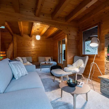 Chalet Doux Abri - By Emerald